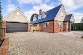 4 bedroom Detached t...